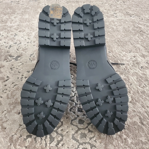 Michael Kors Tatum Logo Leather Ankle Boot 8 - Picture 7 of 7